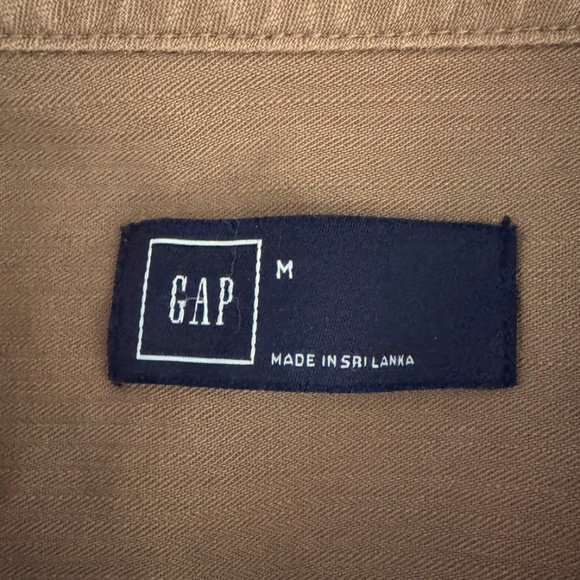 GAP Men's Camel Utility Button Down Shirt Size Medium - Picture 4 of 6